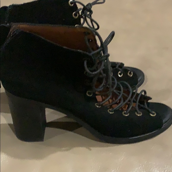 Shoes - Picture 3 of 3